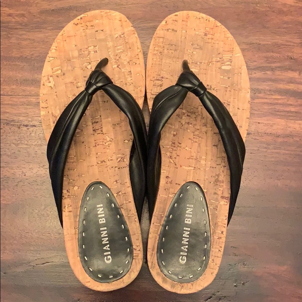 Gianni Bini sandals